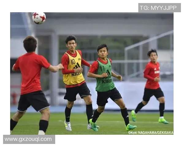 日本足球系鞋带球星独特习惯背后的故事与精神解析 日本足球系鞋带球星独特习惯背后的故事与精神解析