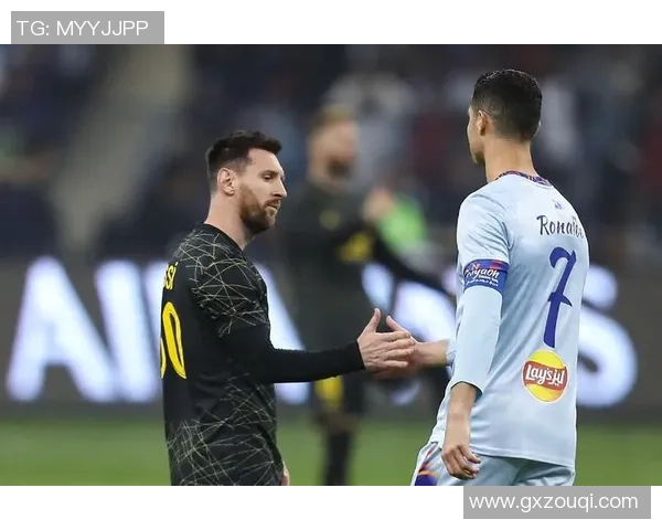 足坛巨星大圣再掀风云引领绿茵场激情岁月传奇再续辉煌时刻